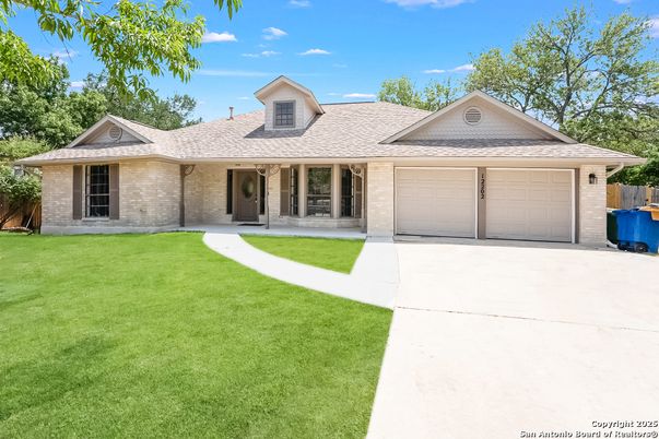 Attached, Exterior, Facade, Ranch