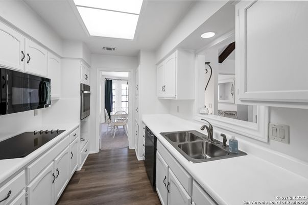Dining room, Interior, Kitchen, Recessed Lighting, Wood Texture Flooring