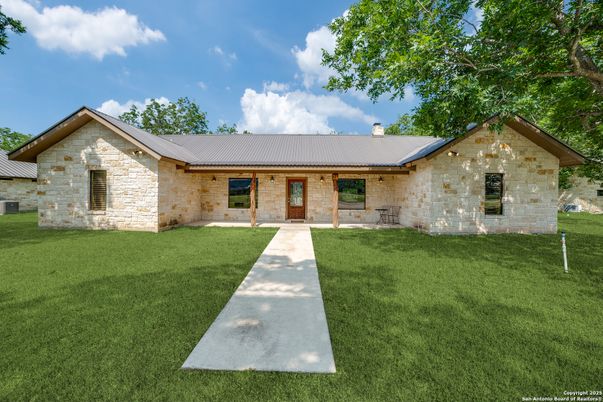 Backyard, Exterior, Facade, Ranch