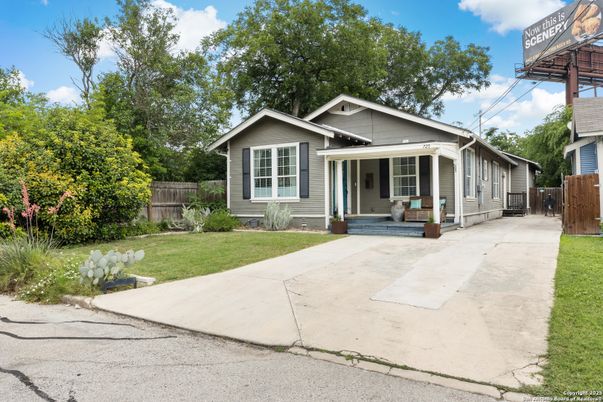 Backyard, Exterior, Facade, American Craftsman