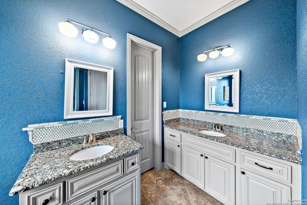 Bathroom, Dual Sink Vanities, Interior