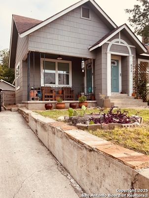 Exterior, Facade, American Craftsman