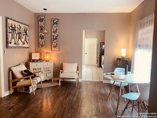 Interior, Pendant Lights, Wood Texture Flooring