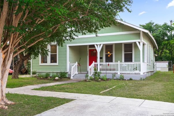 Exterior, Facade, American Craftsman