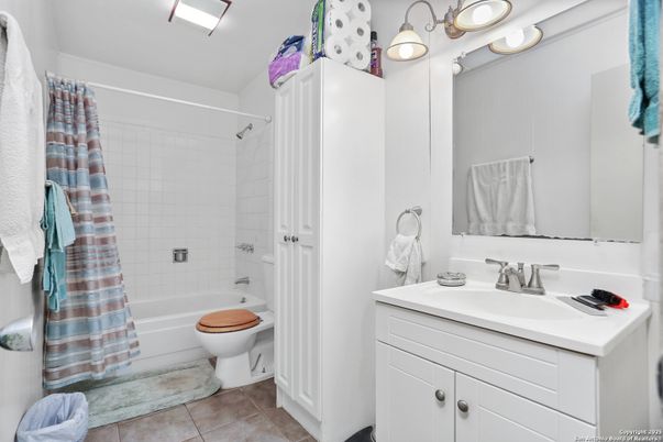 Bathroom, Interior