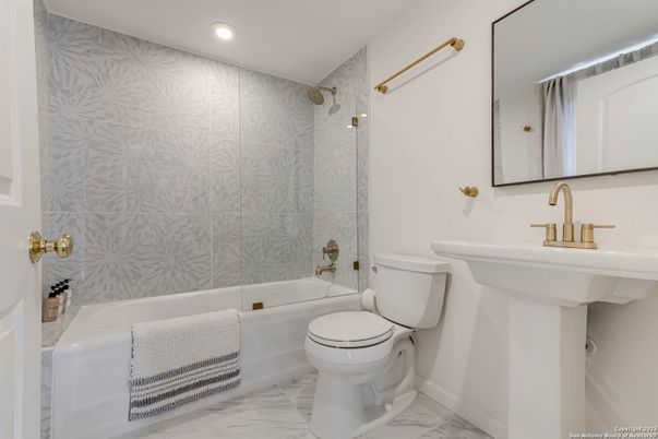 Bathroom, Interior, Marble, Recessed Lighting