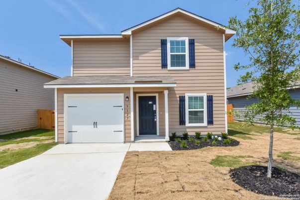Attached, Exterior, Facade, American Craftsman