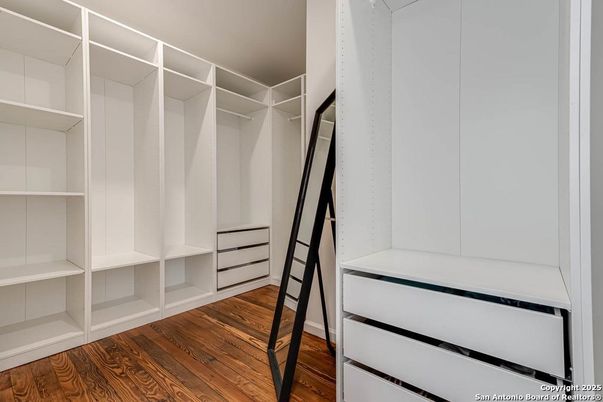 Interior, Walk-in Closets, Wood Texture Flooring