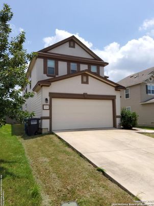 Attached, Exterior, Facade, American Craftsman