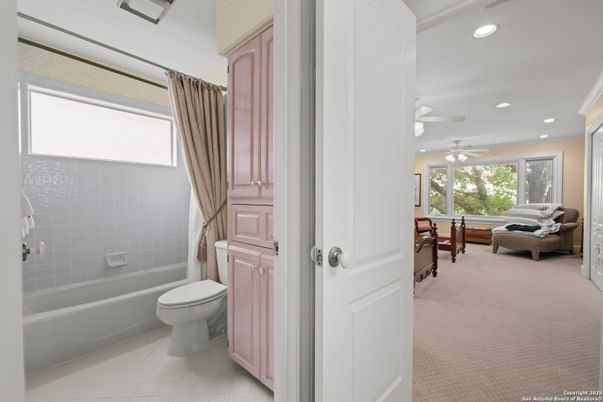 Bathroom, Interior, Recessed Lighting