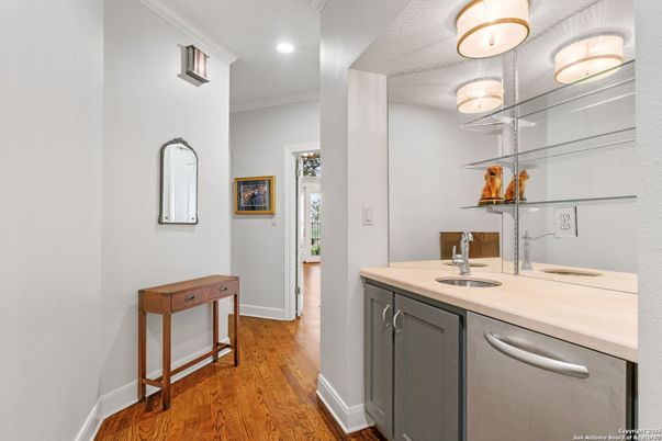 Interior, Recessed Lighting, Wood Texture Flooring