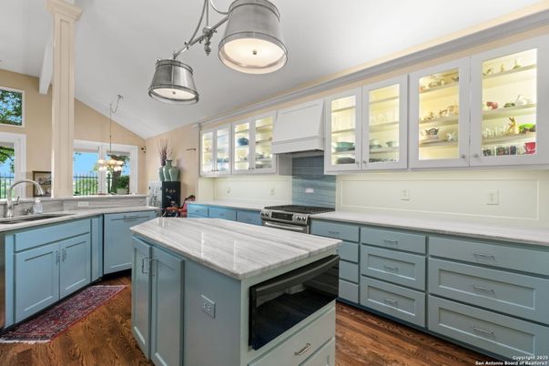 Interior, Kitchen, Pendant Lights, Wood Texture Flooring