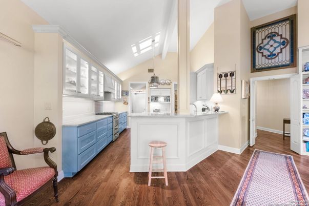 Interior, Kitchen, Pendant Lights, Wood Texture Flooring