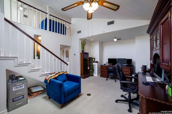 Home Office, Interior