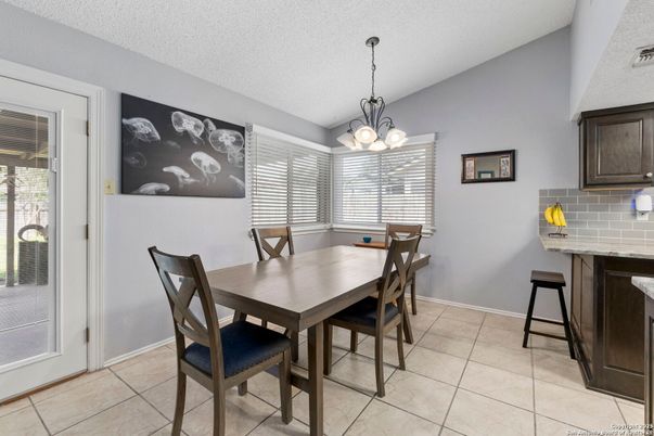 Chandelier, Dining room, Interior
