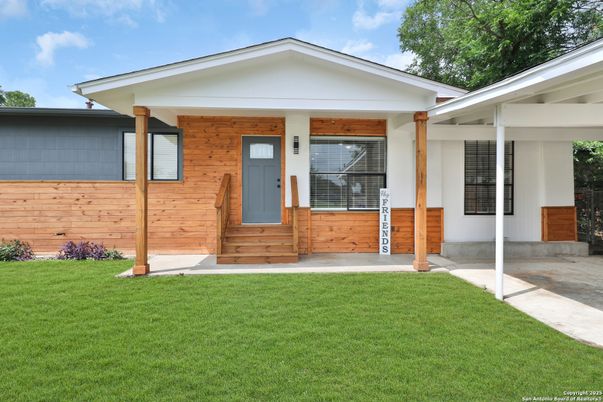 Exterior, Facade, None