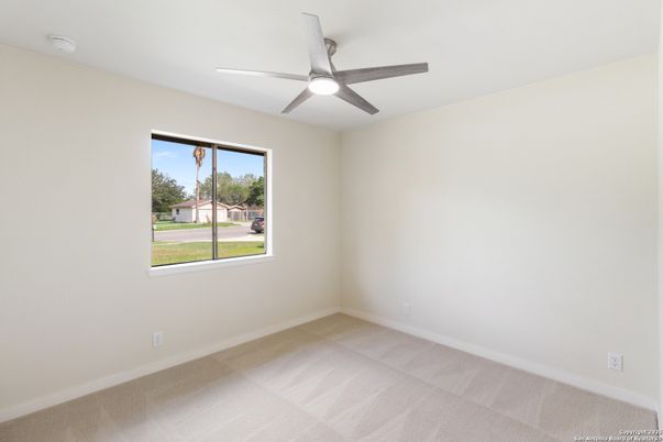Empty room, Interior