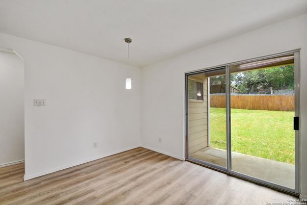 Empty room, Interior, Pendant Lights, Wood Texture Flooring
