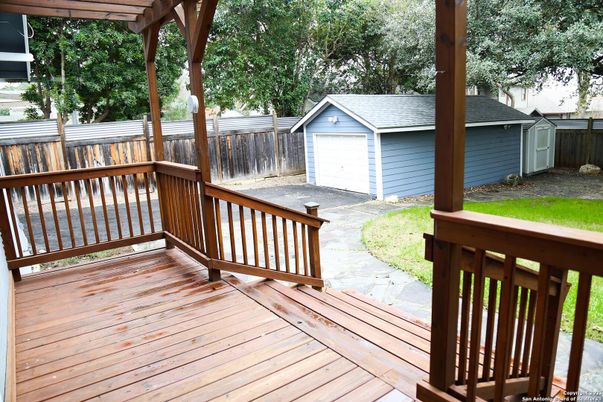 Detached Garage, Exterior