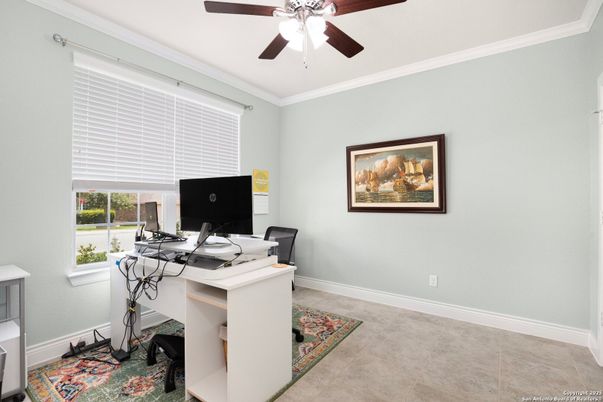 Home Office, Interior