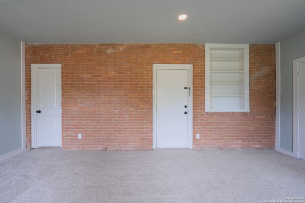 Empty room, Interior, Recessed Lighting, Stone Walls
