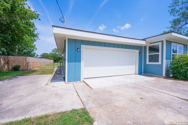 Detached Garage, Exterior