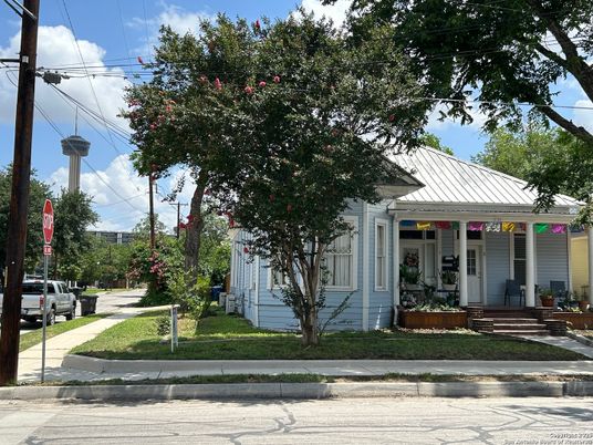 Exterior, Facade, Cape Cod