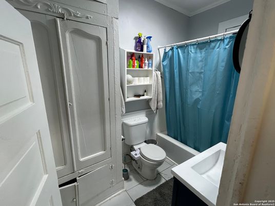 Bathroom, Interior