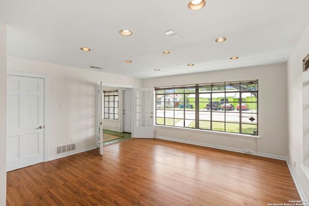 Empty room, Interior, Recessed Lighting, Wood Texture Flooring