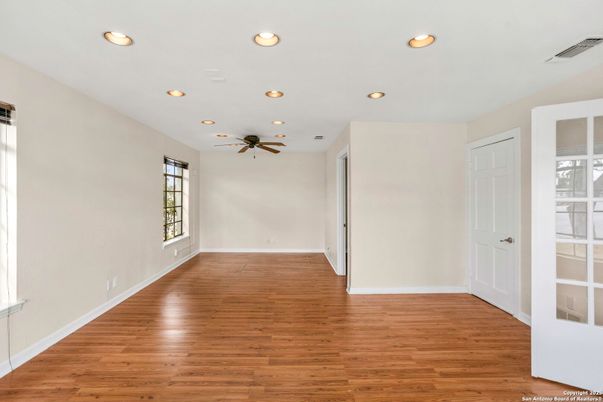 Empty room, Interior, Recessed Lighting, Wood Texture Flooring
