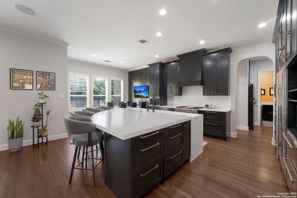 Dining room, Interior, Kitchen, Recessed Lighting, Wood Texture Flooring