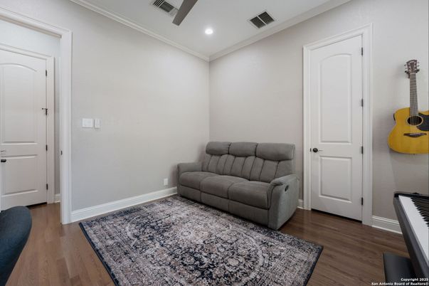 Interior, Piano, Recessed Lighting, Wood Texture Flooring
