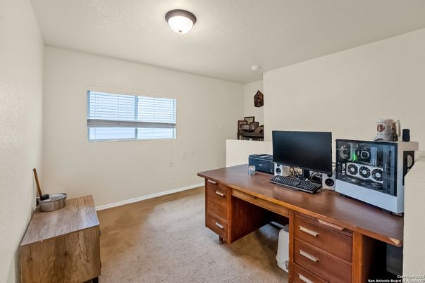 Home Office, Interior