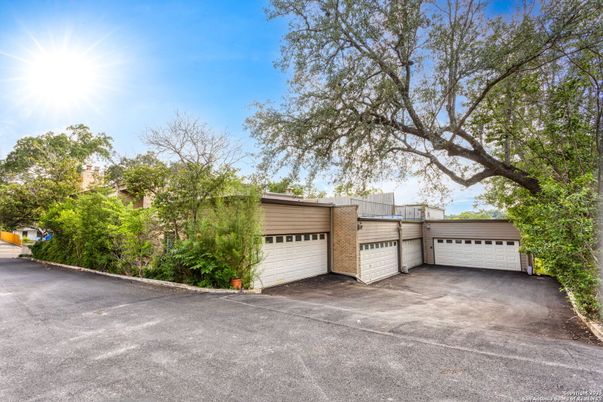 Detached Garage, Exterior