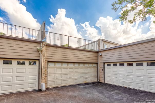 Detached Garage, Exterior