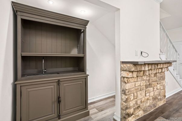 Interior, Recessed Lighting, Wood Texture Flooring