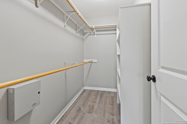 Interior, Walk-in Closets, Wood Texture Flooring