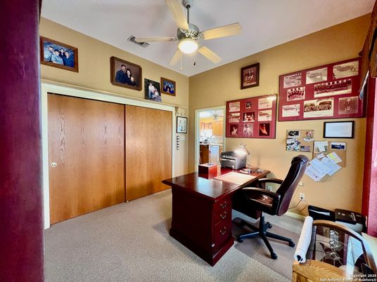 Home Office, Interior