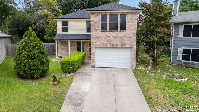 Attached, Exterior, Facade, Brick Facade, Raised Ranch