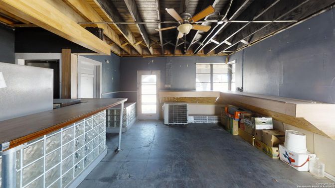Empty room, Interior, Wooden Beams, Wooden Ceilings