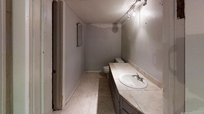 Bathroom, Interior, Tile Countertops