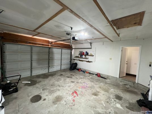 Garage, Interior