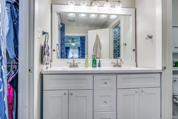 Bathroom, Dual Sink Vanities, Interior