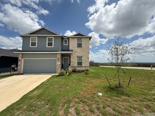 Attached, Exterior, Facade, American Craftsman