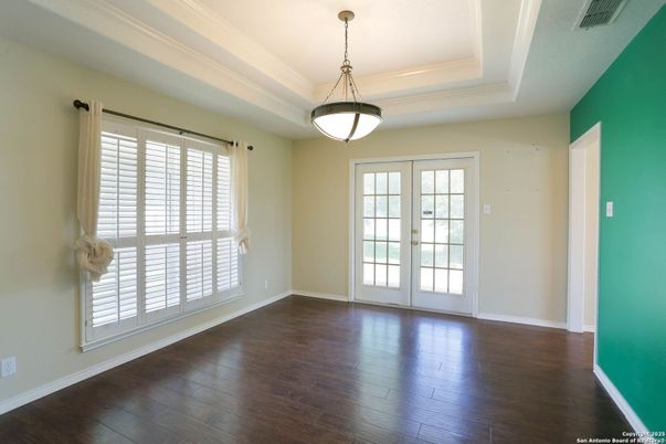 Empty room, Interior, Pendant Lights, Wood Texture Flooring