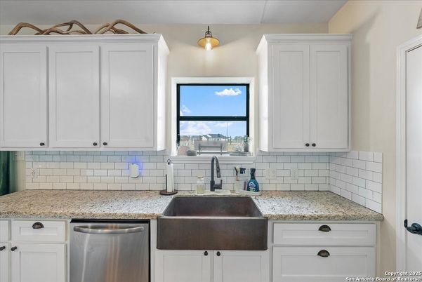 Interior, Kitchen, Stainless Steel Appliances, Water