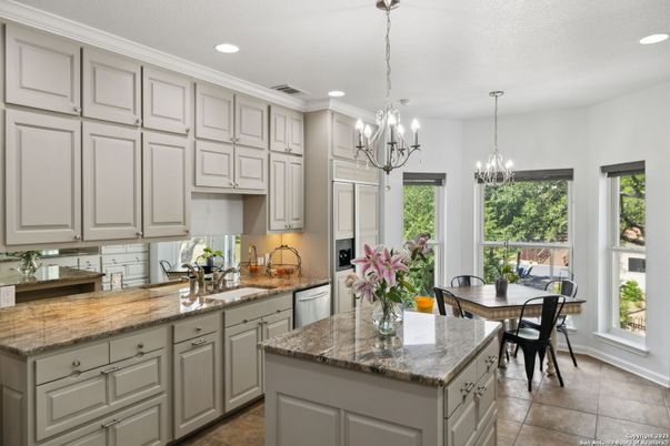 Chandelier, Dining room, Interior, Kitchen, Recessed Lighting