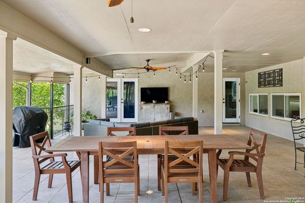 Dining room, Interior, Recessed Lighting