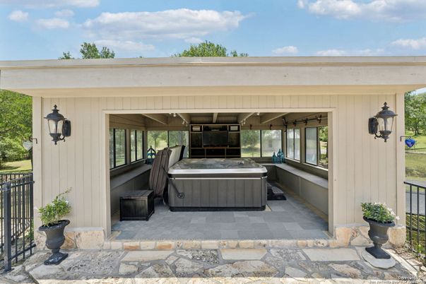 Exterior, Hot Tub