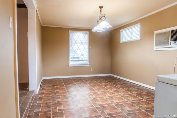 Empty room, Interior, Pendant Lights
